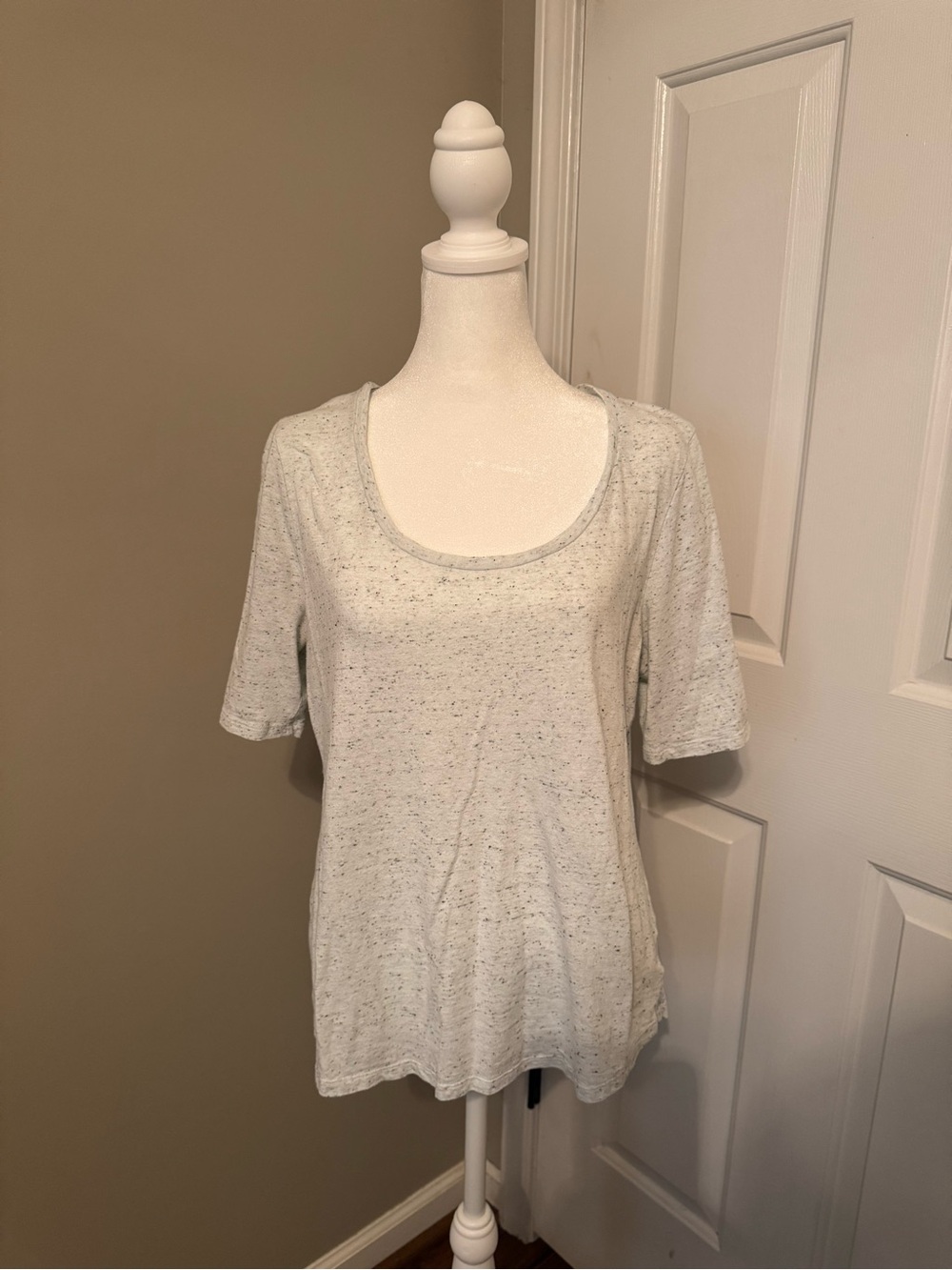 White/gray/back slub knit Scoop Neck Women's Top